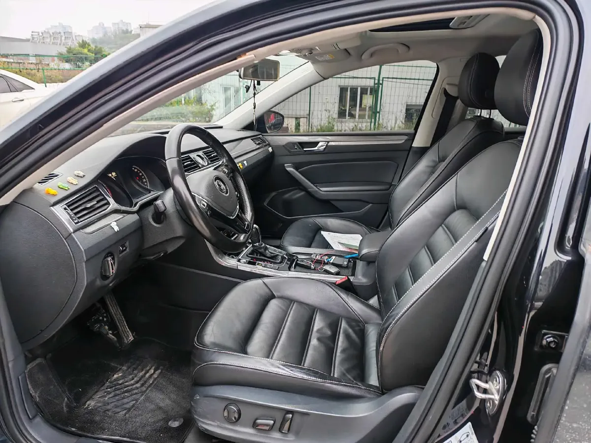 2017 Volkswagen Passat 1.8T 180HP L4 7DCT,autocango,china used car exporter,china ev exporter,chinese used car exporter,chinese used ev exporter