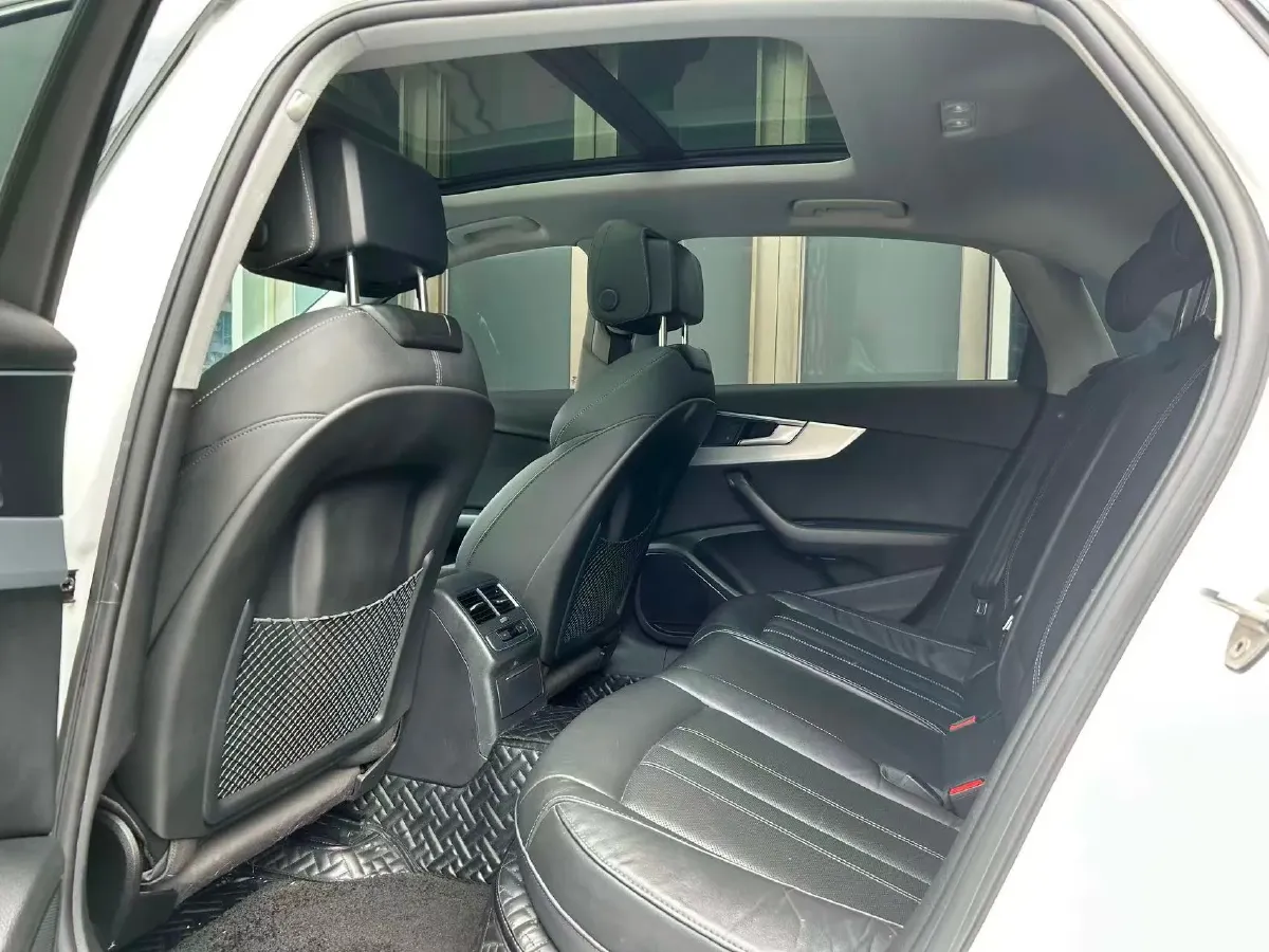 2020 Audi A4L 2.0T 190HP L4 7DCT,autocango,china used car exporter,china ev exporter,chinese used car exporter,chinese used ev exporter