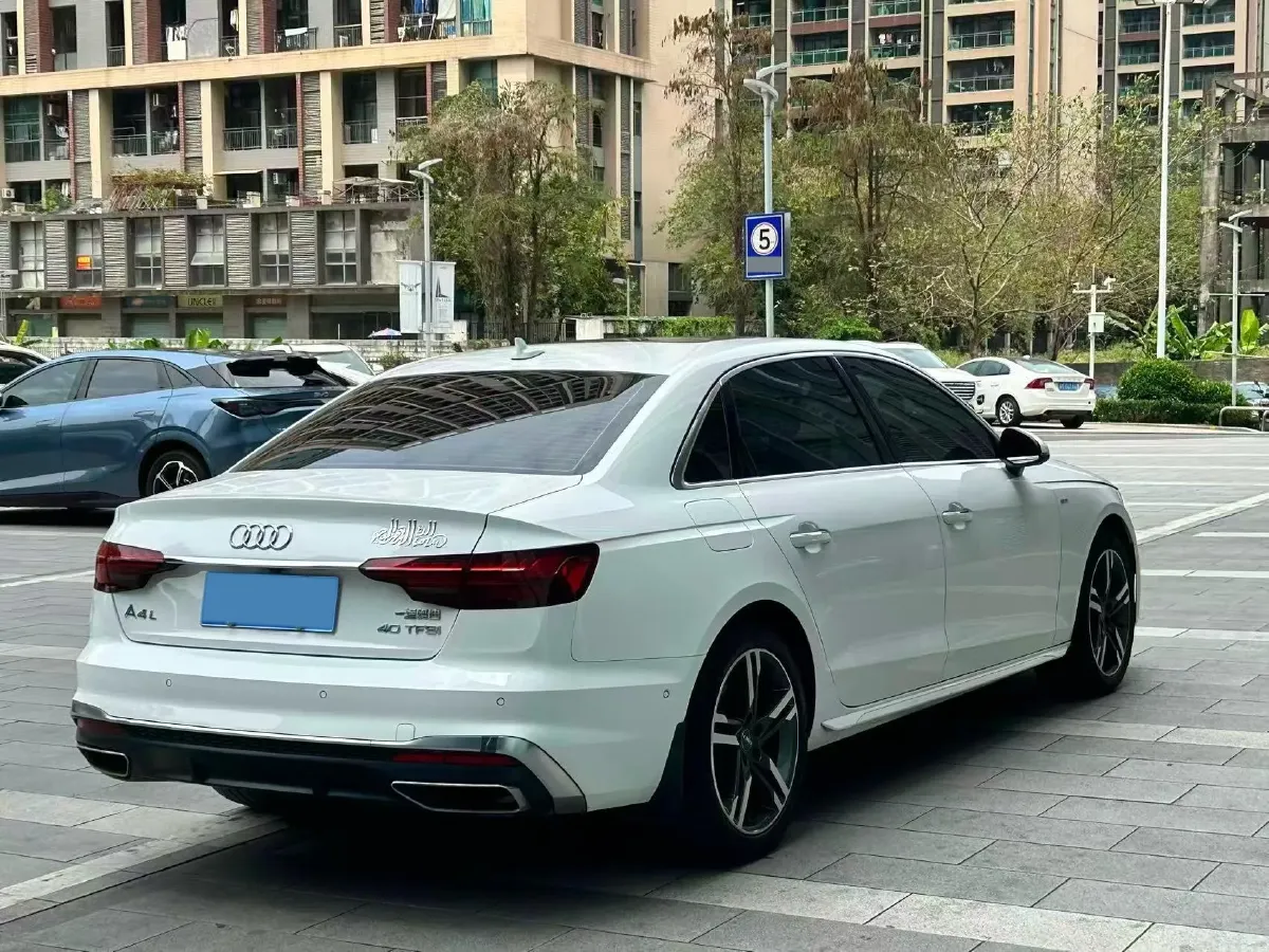 2020 Audi A4L 2.0T 190HP L4 7DCT,autocango,china used car exporter,china ev exporter,chinese used car exporter,chinese used ev exporter