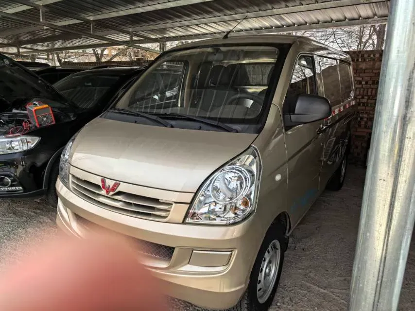2020 WuLing RongGuang 1.2L 76HP L4 5MT,autocango,china used car exporter,china ev exporter,chinese used car exporter,chinese used ev exporter
