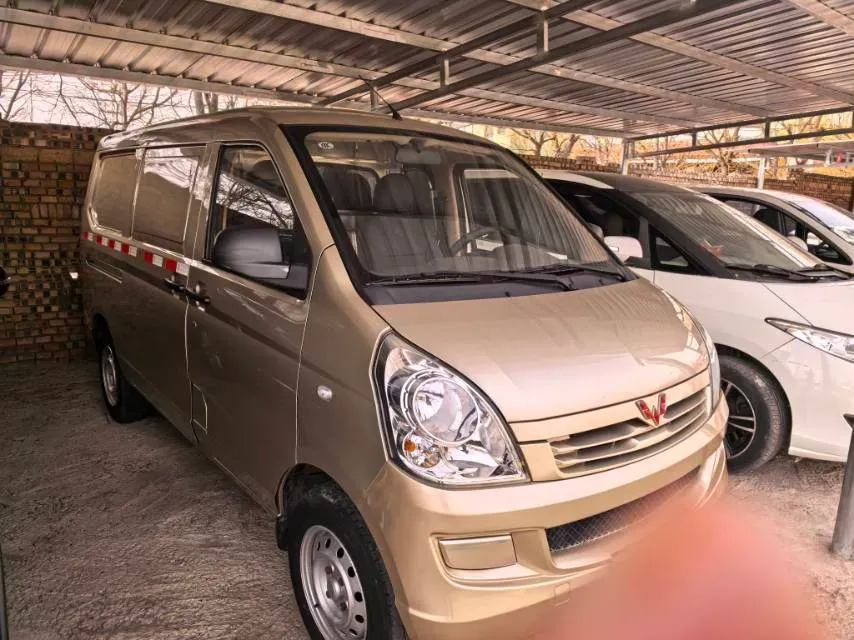 2020 WuLing RongGuang 1.2L 76HP L4 5MT,autocango,china used car exporter,china ev exporter,chinese used car exporter,chinese used ev exporter