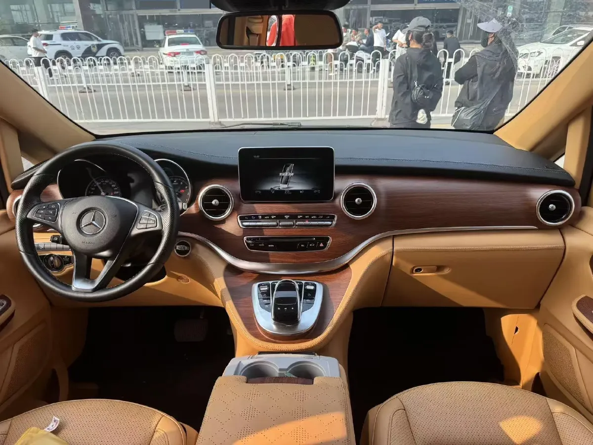 2018 Mercedes-Benz V Class 2.0T 211HP L4 7AT,autocango,china used car exporter,china ev exporter,chinese used car exporter,chinese used ev exporter