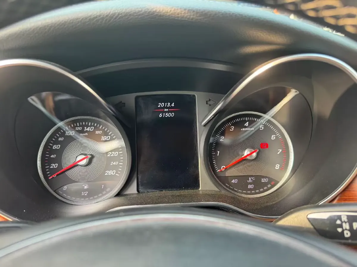 2018 Mercedes-Benz V Class 2.0T 211HP L4 7AT,autocango,china used car exporter,china ev exporter,chinese used car exporter,chinese used ev exporter