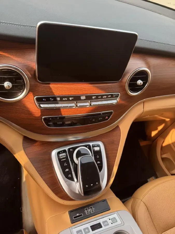 2018 Mercedes-Benz V Class 2.0T 211HP L4 7AT,autocango,china used car exporter,china ev exporter,chinese used car exporter,chinese used ev exporter