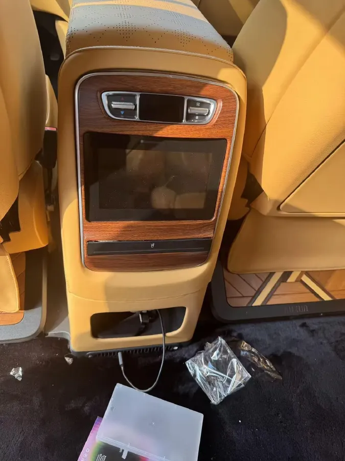 2018 Mercedes-Benz V Class 2.0T 211HP L4 7AT,autocango,china used car exporter,china ev exporter,chinese used car exporter,chinese used ev exporter