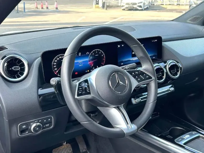 2025 Mercedes-Benz GLA Class 1.3T 163HP L4 7DCT,autocango,china used car exporter,china ev exporter,chinese used car exporter,chinese used ev exporter