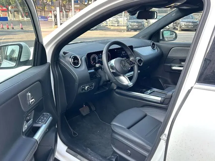 2025 Mercedes-Benz GLA Class 1.3T 163HP L4 7DCT,autocango,china used car exporter,china ev exporter,chinese used car exporter,chinese used ev exporter