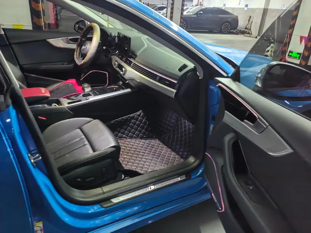 2022 Audi A5 2.0T 204HP L4 7DCT,autocango,china used car exporter,china ev exporter,chinese used car exporter,chinese used ev exporter