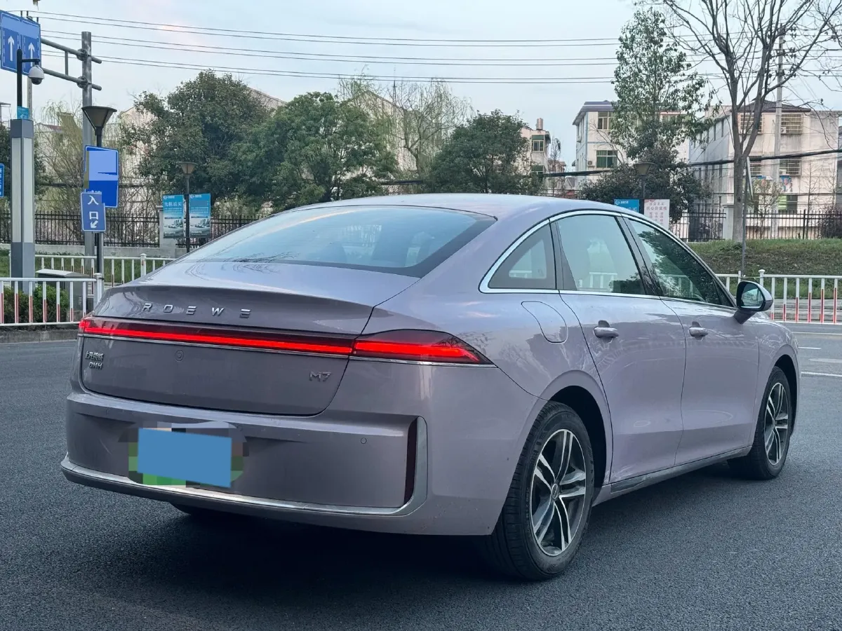 2025 Roewe M7 DMH 1.5L 112HP L4 1DHT PHEV,autocango,china used car exporter,china ev exporter,chinese used car exporter,chinese used ev exporter