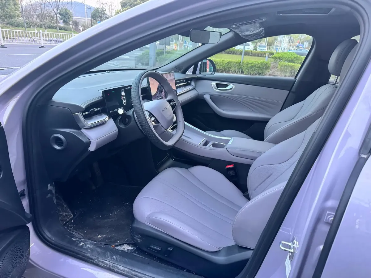 2025 Roewe M7 DMH 1.5L 112HP L4 1DHT PHEV,autocango,china used car exporter,china ev exporter,chinese used car exporter,chinese used ev exporter