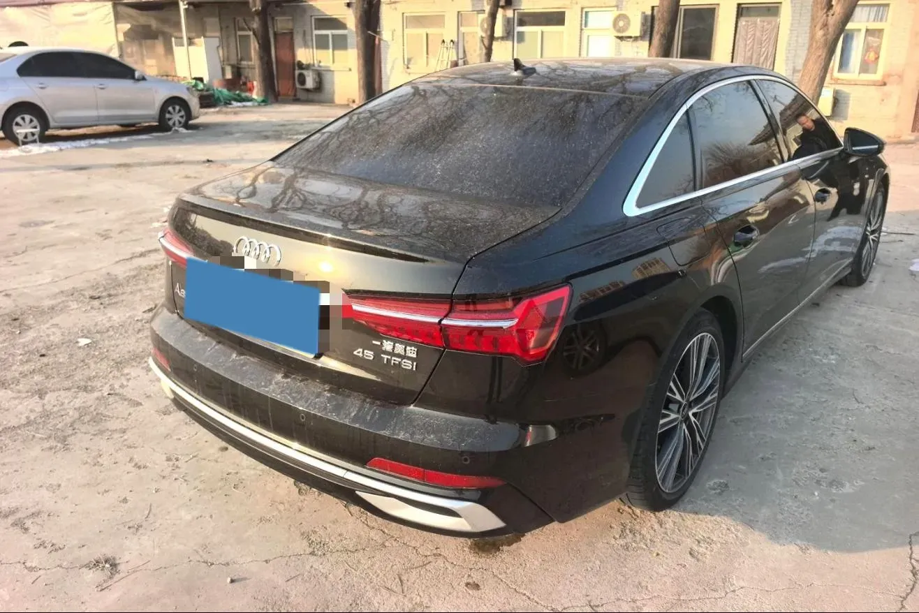 2025 Audi A6L 2.0T 245HP L4 7DCT,autocango,china used car exporter,china ev exporter,chinese used car exporter,chinese used ev exporter