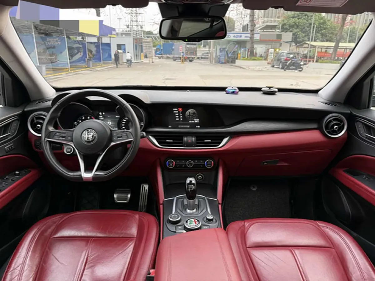 2017 Jaguar XE 2.0T 240HP L4 8AT,autocango,china used car exporter,china ev exporter,chinese used car exporter,chinese used ev exporter