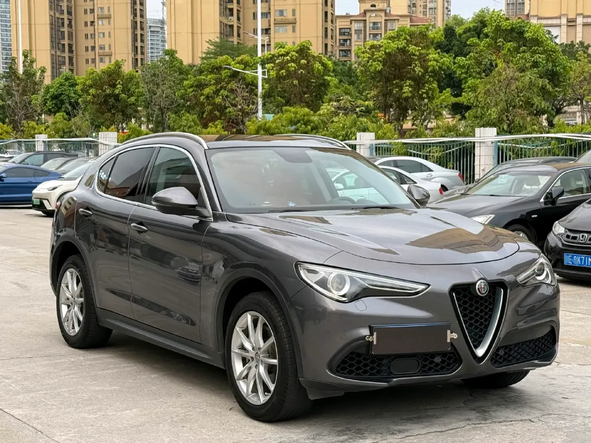 2017 Jaguar XE 2.0T 240HP L4 8AT,autocango,china used car exporter,china ev exporter,chinese used car exporter,chinese used ev exporter