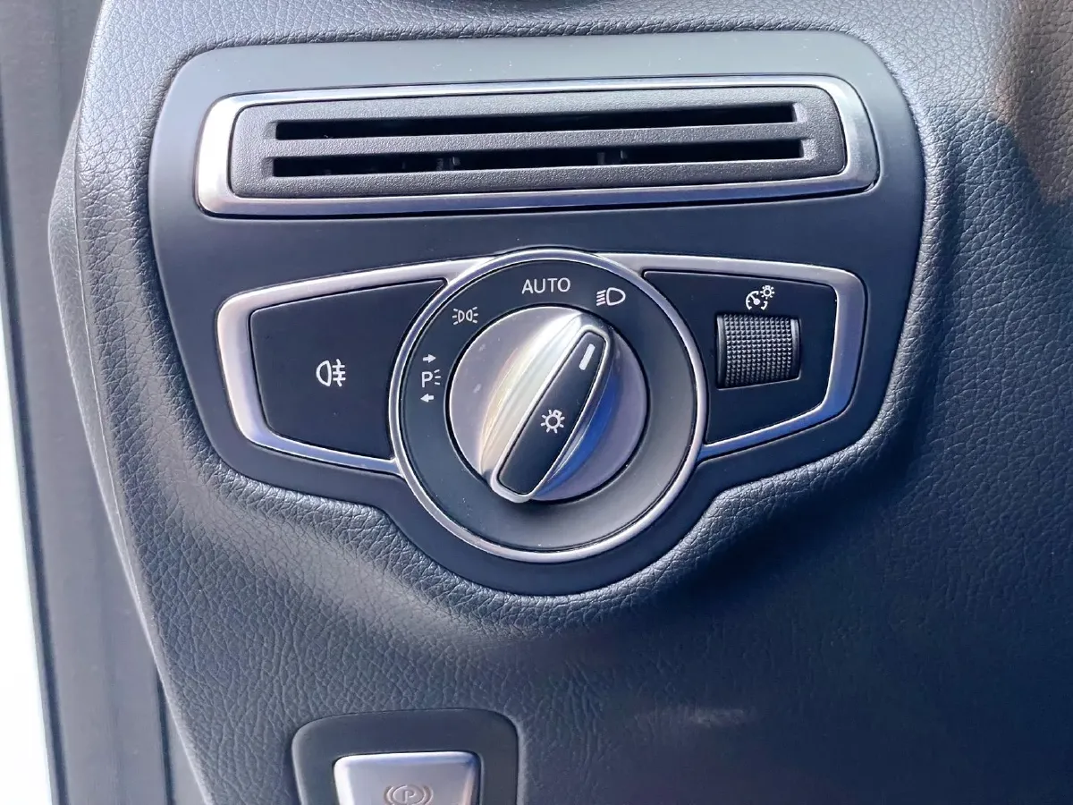 2020 Mercedes-Benz GLC Class 2.0T 197HP L4 9AT,autocango,china used car exporter,china ev exporter,chinese used car exporter,chinese used ev exporter