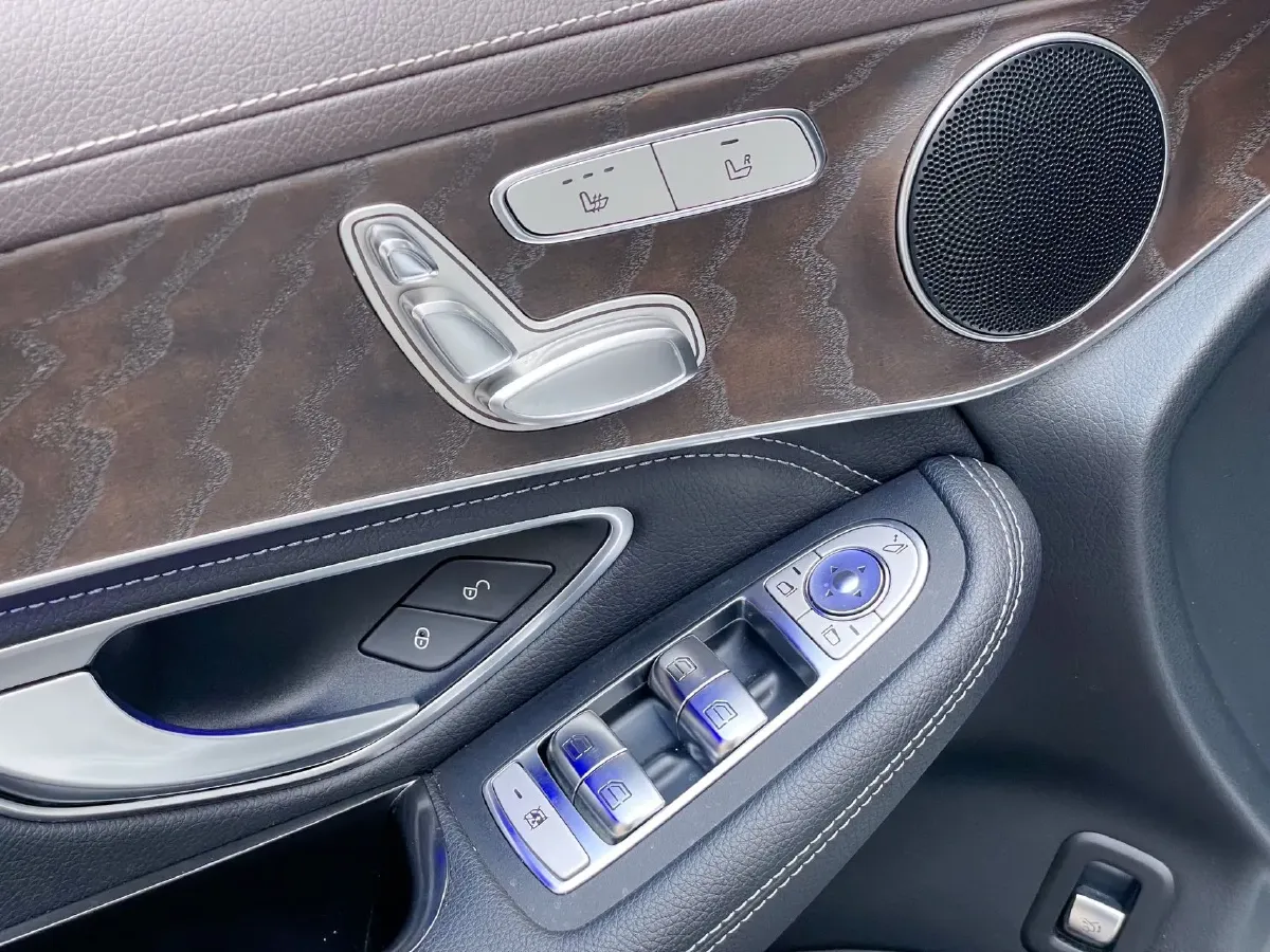 2020 Mercedes-Benz GLC Class 2.0T 197HP L4 9AT,autocango,china used car exporter,china ev exporter,chinese used car exporter,chinese used ev exporter