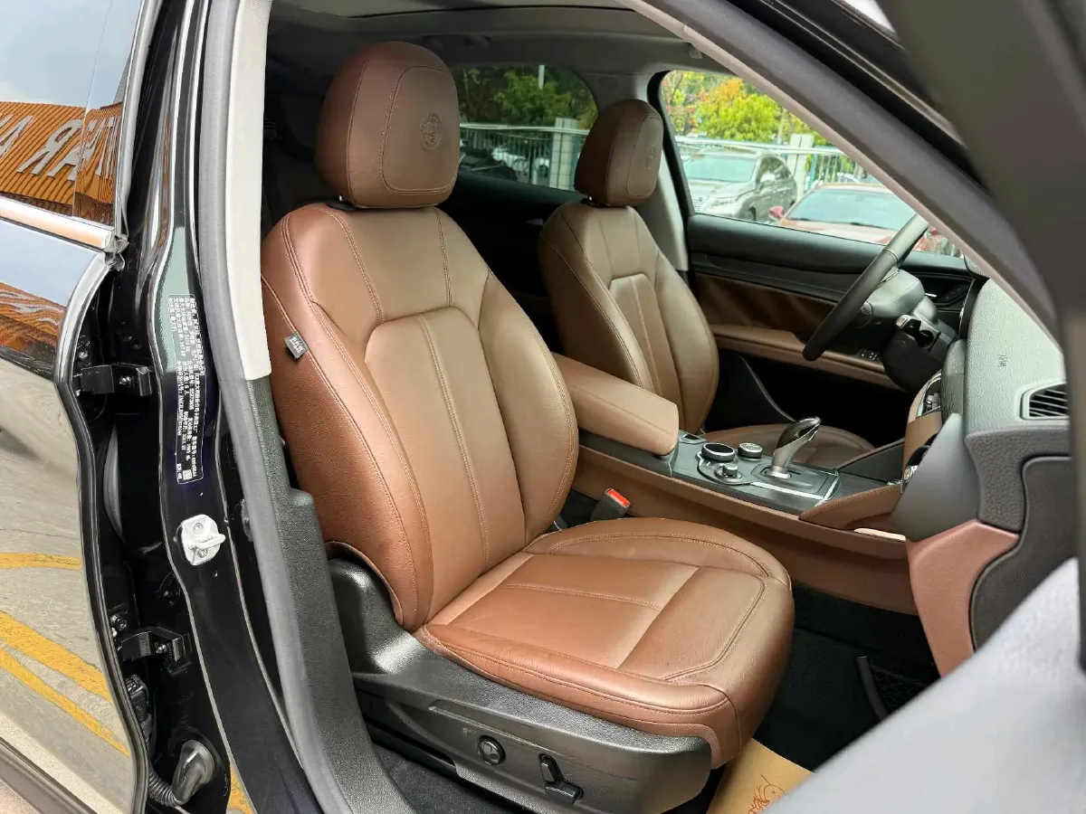 2017 Jaguar XE 2.0T 240HP L4 8AT,autocango,china used car exporter,china ev exporter,chinese used car exporter,chinese used ev exporter