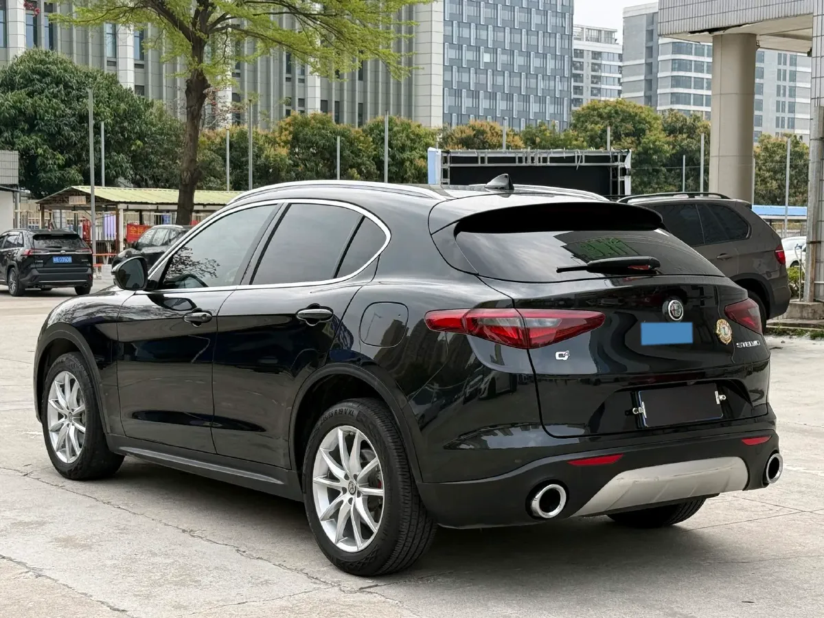 2017 Jaguar XE 2.0T 240HP L4 8AT,autocango,china used car exporter,china ev exporter,chinese used car exporter,chinese used ev exporter