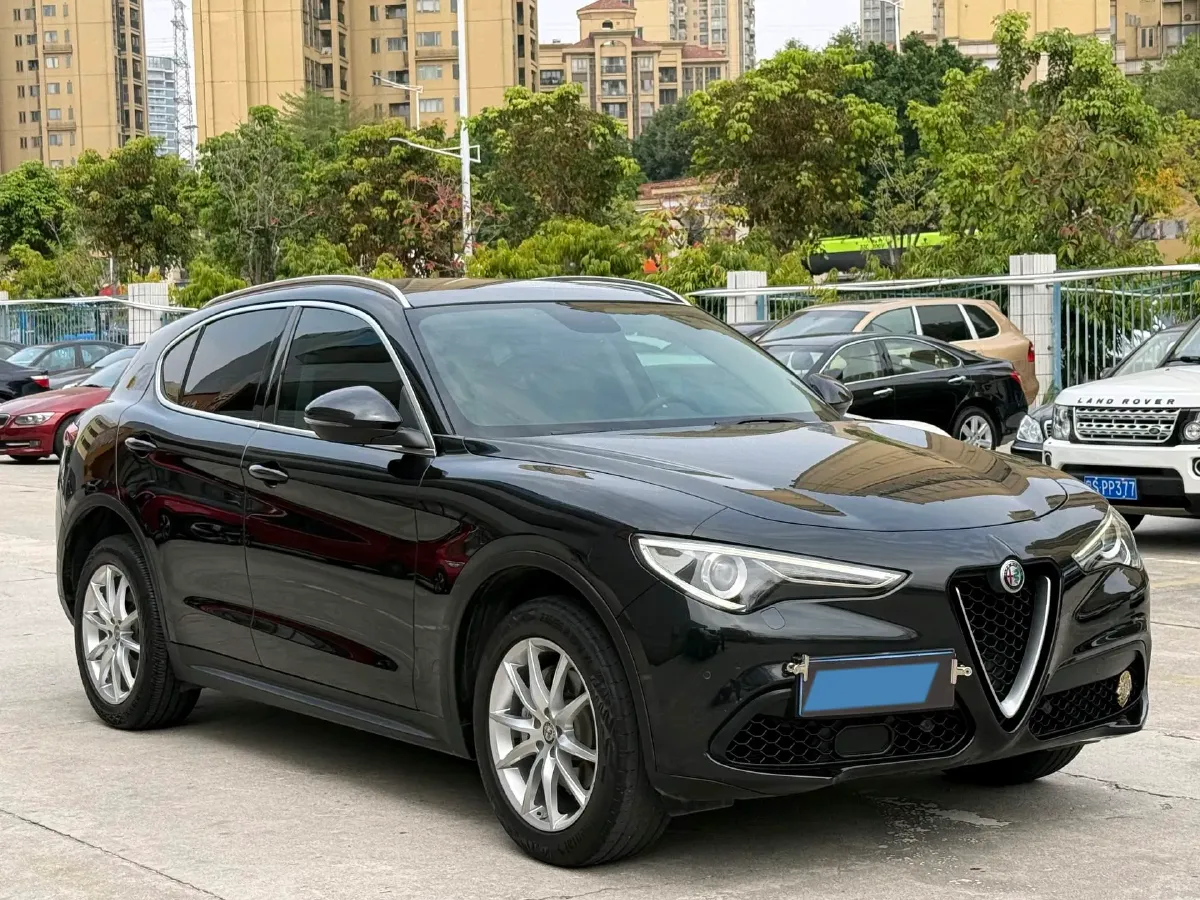 2017 Jaguar XE 2.0T 240HP L4 8AT,autocango,china used car exporter,china ev exporter,chinese used car exporter,chinese used ev exporter