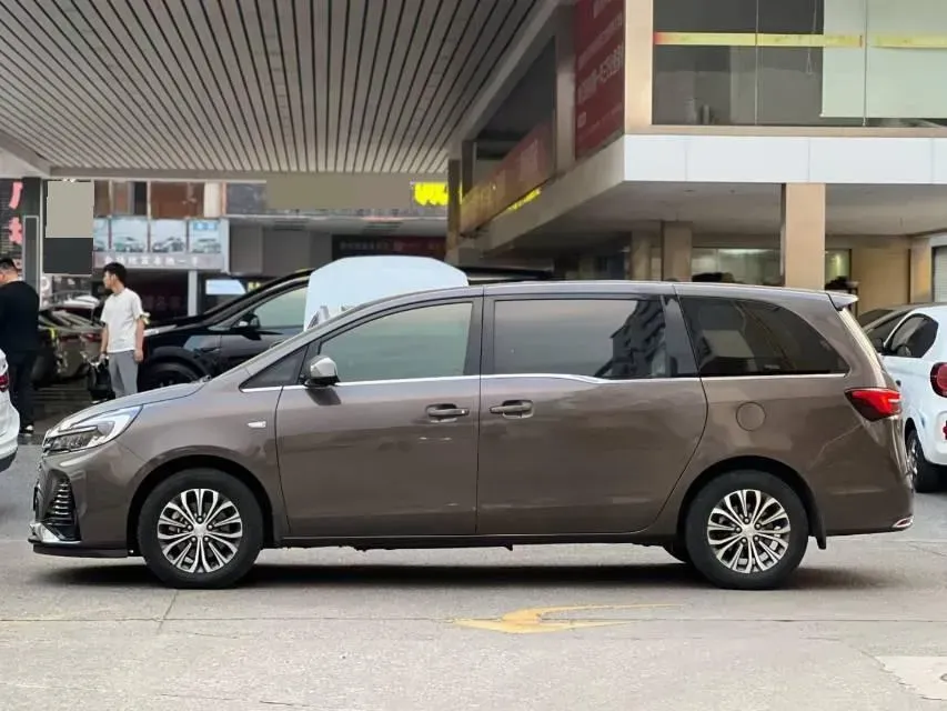 2021 Buick GL8 2.0T 237HP L4 9AT,autocango,china used car exporter,china ev exporter,chinese used car exporter,chinese used ev exporter