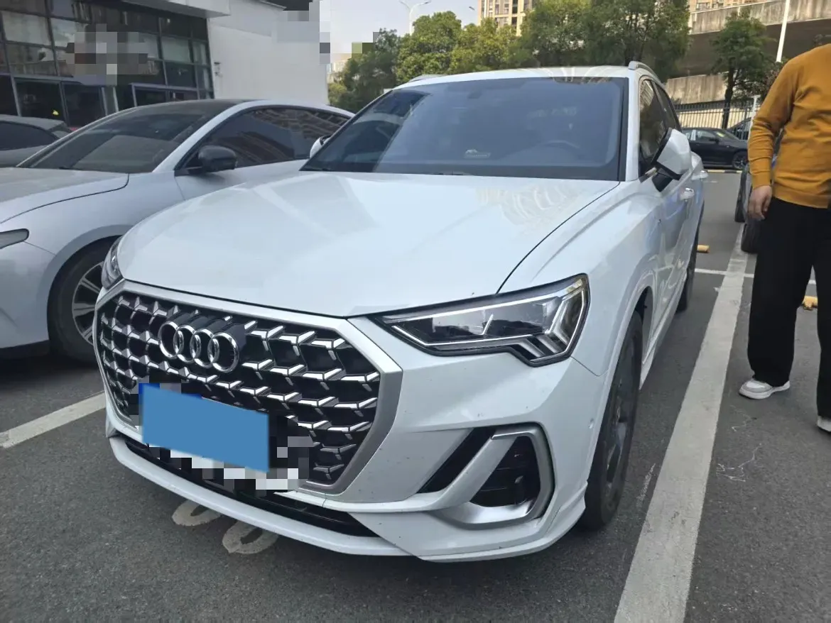 2024 Audi Q3 1.5T 160HP L4 7DCT,autocango,china used car exporter,china ev exporter,chinese used car exporter,chinese used ev exporter