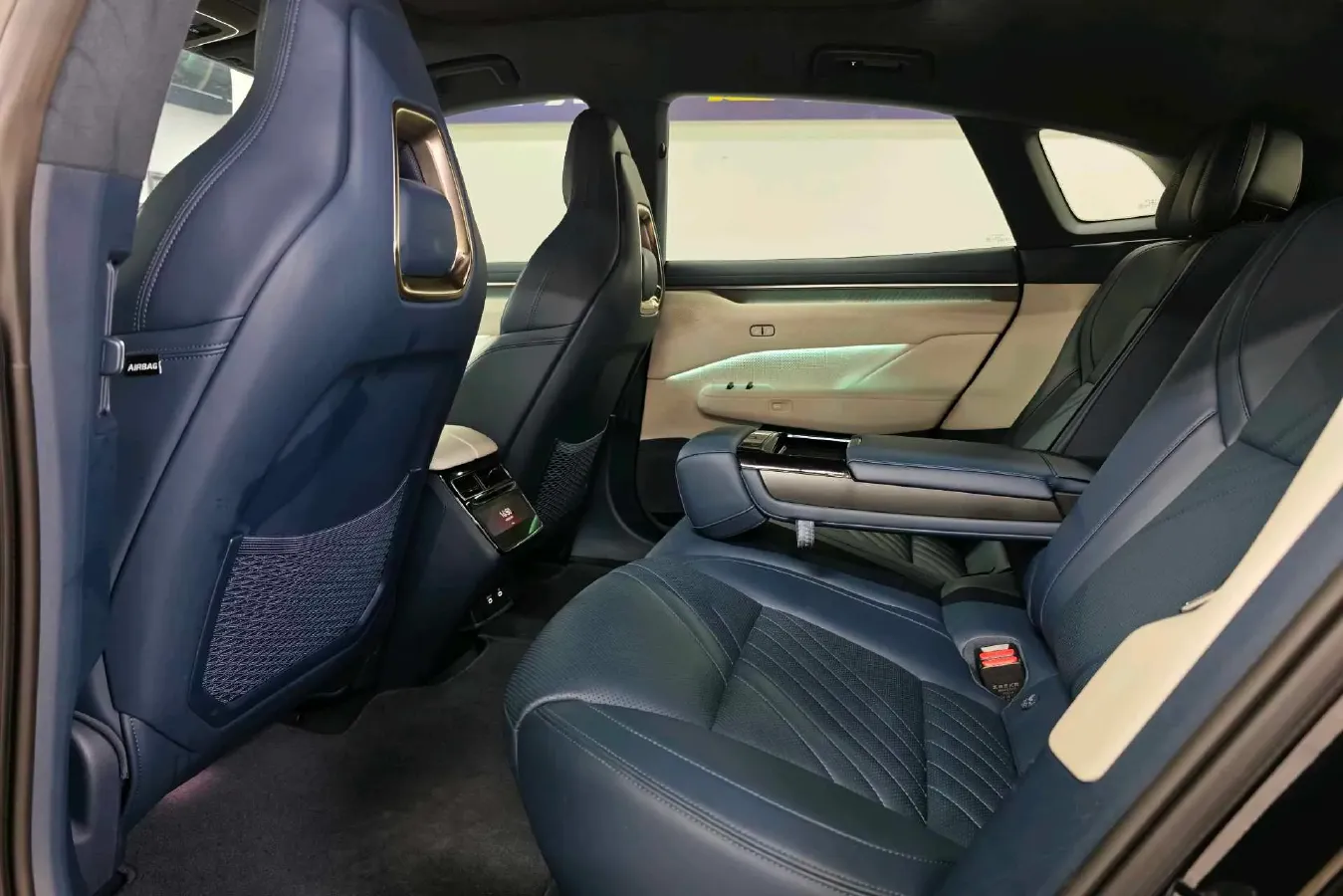 2024 Zeekr 001 BEV 95KWH,autocango,china used car exporter,china ev exporter,chinese used car exporter,chinese used ev exporter