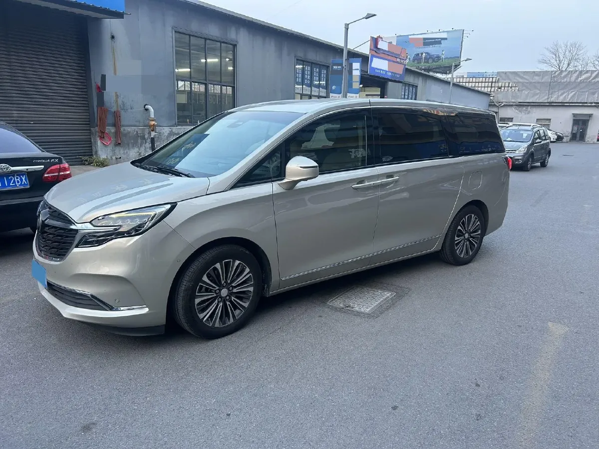 2022 Buick GL8 2.0T 237HP L4 9AT,autocango,china used car exporter,china ev exporter,chinese used car exporter,chinese used ev exporter