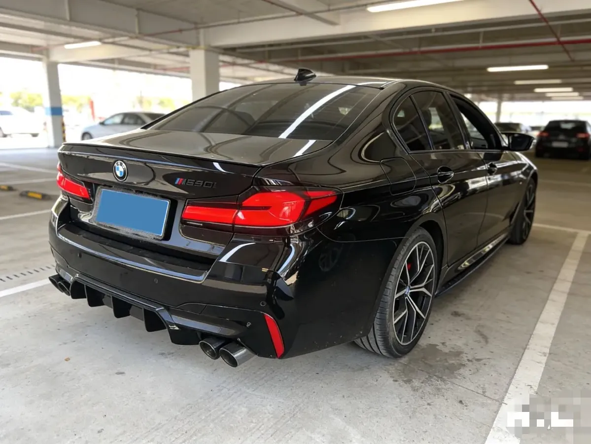 2022 BMW 5 Series 3.0T 340HP L6 8AT,autocango,china used car exporter,china ev exporter,chinese used car exporter,chinese used ev exporter