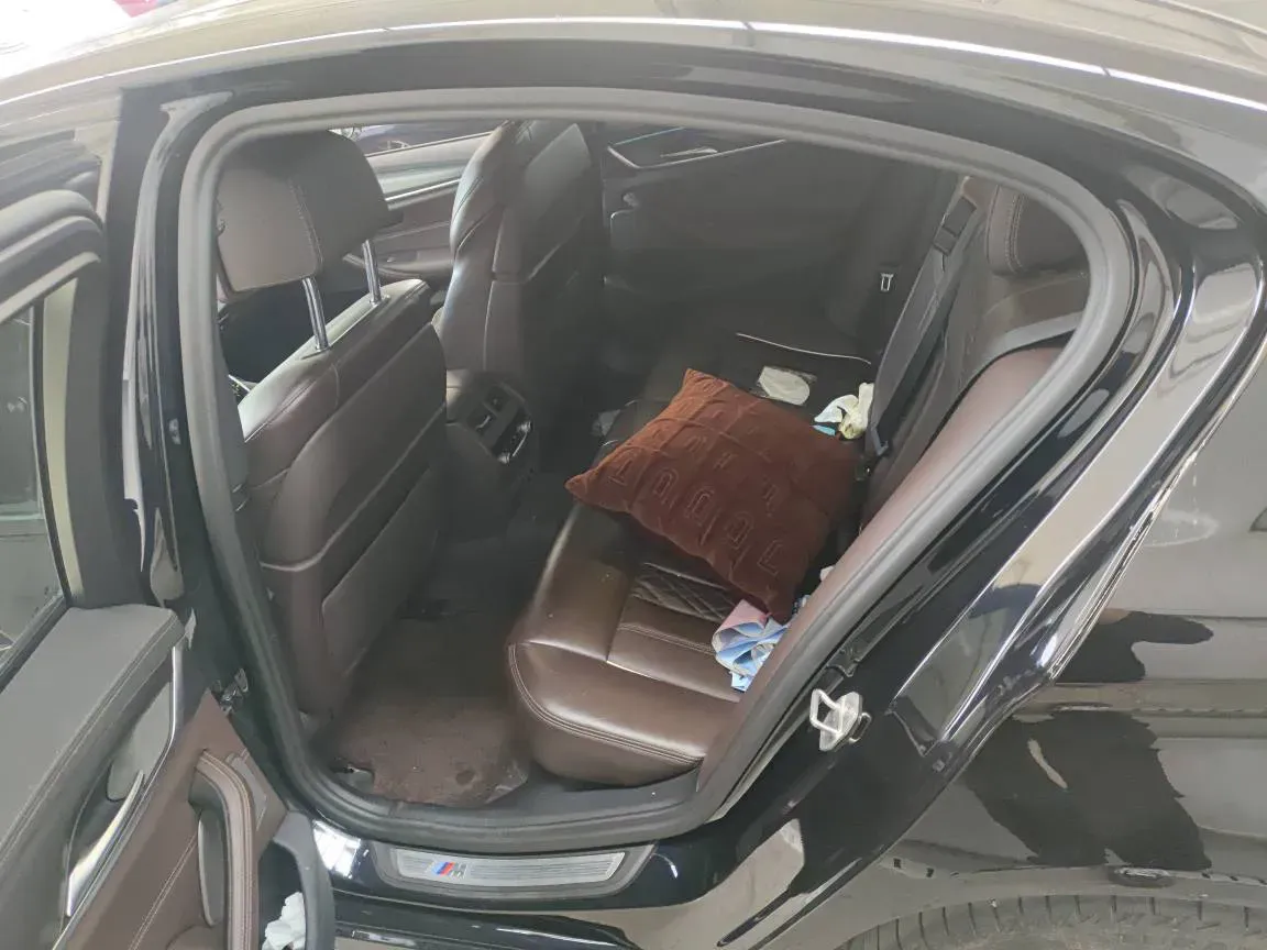 2022 BMW 5 Series 3.0T 340HP L6 8AT,autocango,china used car exporter,china ev exporter,chinese used car exporter,chinese used ev exporter