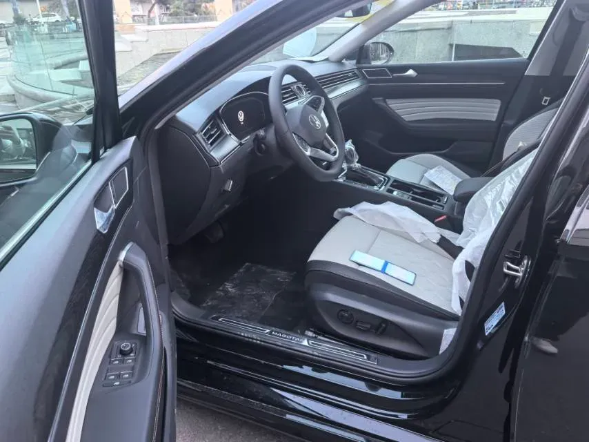2026 Volkswagen Magotan 2.0T 220HP L4 7DCT,autocango,china used car exporter,china ev exporter,chinese used car exporter,chinese used ev exporter