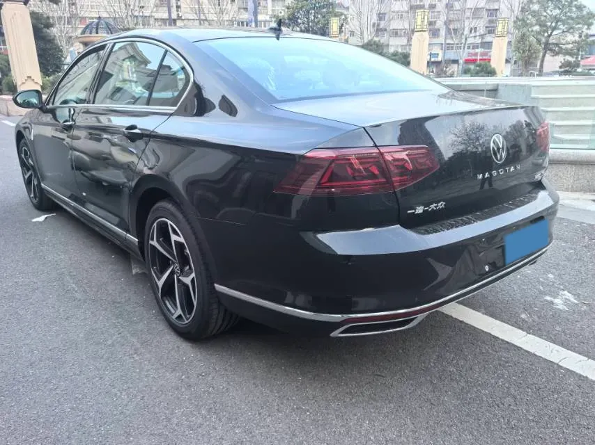 2026 Volkswagen Magotan 2.0T 220HP L4 7DCT,autocango,china used car exporter,china ev exporter,chinese used car exporter,chinese used ev exporter