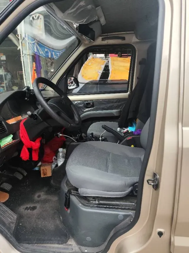 2021 WuLing RongGuang 1.5L 99HP L4 5MT,autocango,china used car exporter,china ev exporter,chinese used car exporter,chinese used ev exporter