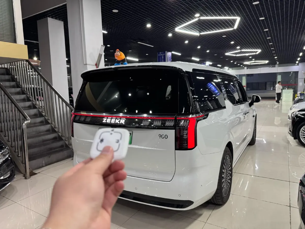 2024 Zeekr 009 BEV 108KWH,autocango,china used car exporter,china ev exporter,chinese used car exporter,chinese used ev exporter