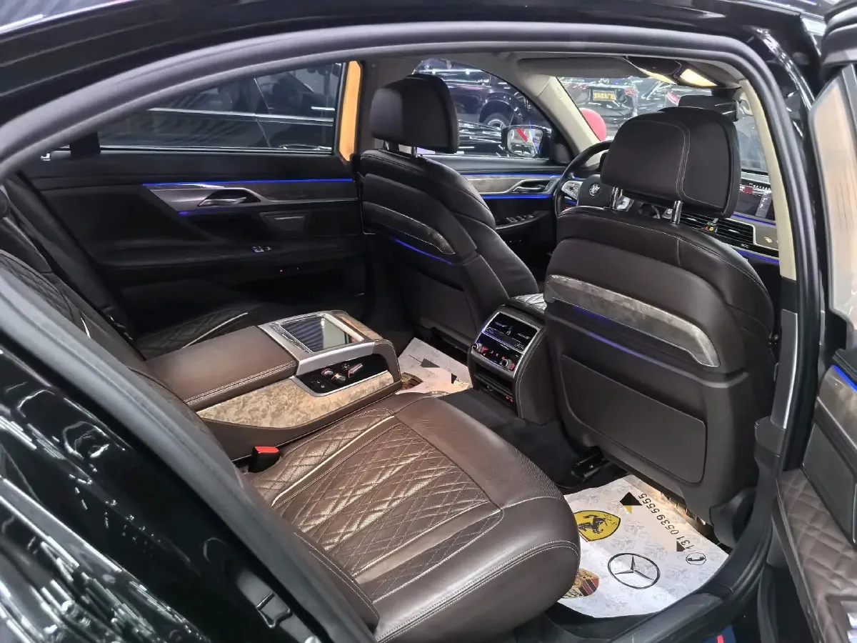2019 BMW 7 Series 3.0T 340HP L6 8AT,autocango,china used car exporter,china ev exporter,chinese used car exporter,chinese used ev exporter