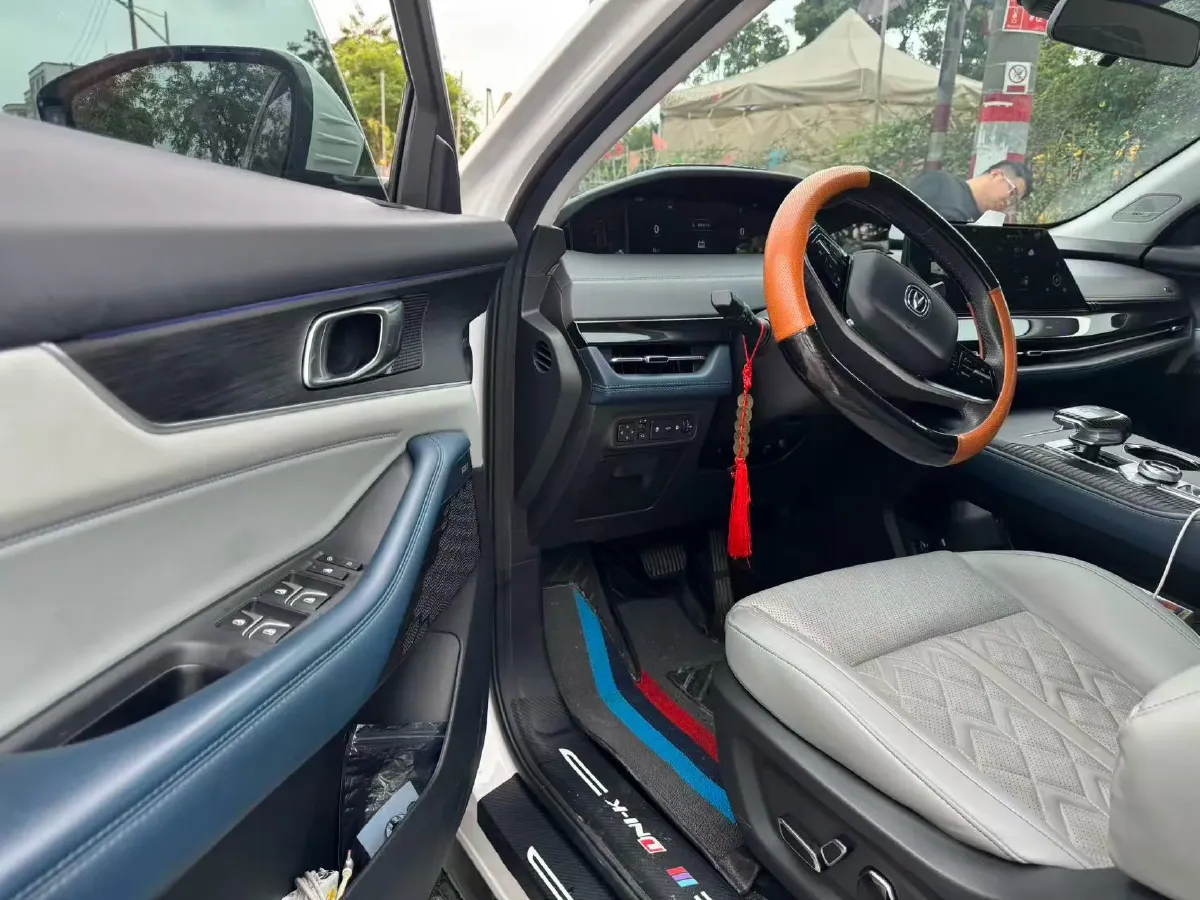 2022 Bestune T99 2.0T 224HP L4 6AT,autocango,china used car exporter,china ev exporter,chinese used car exporter,chinese used ev exporter