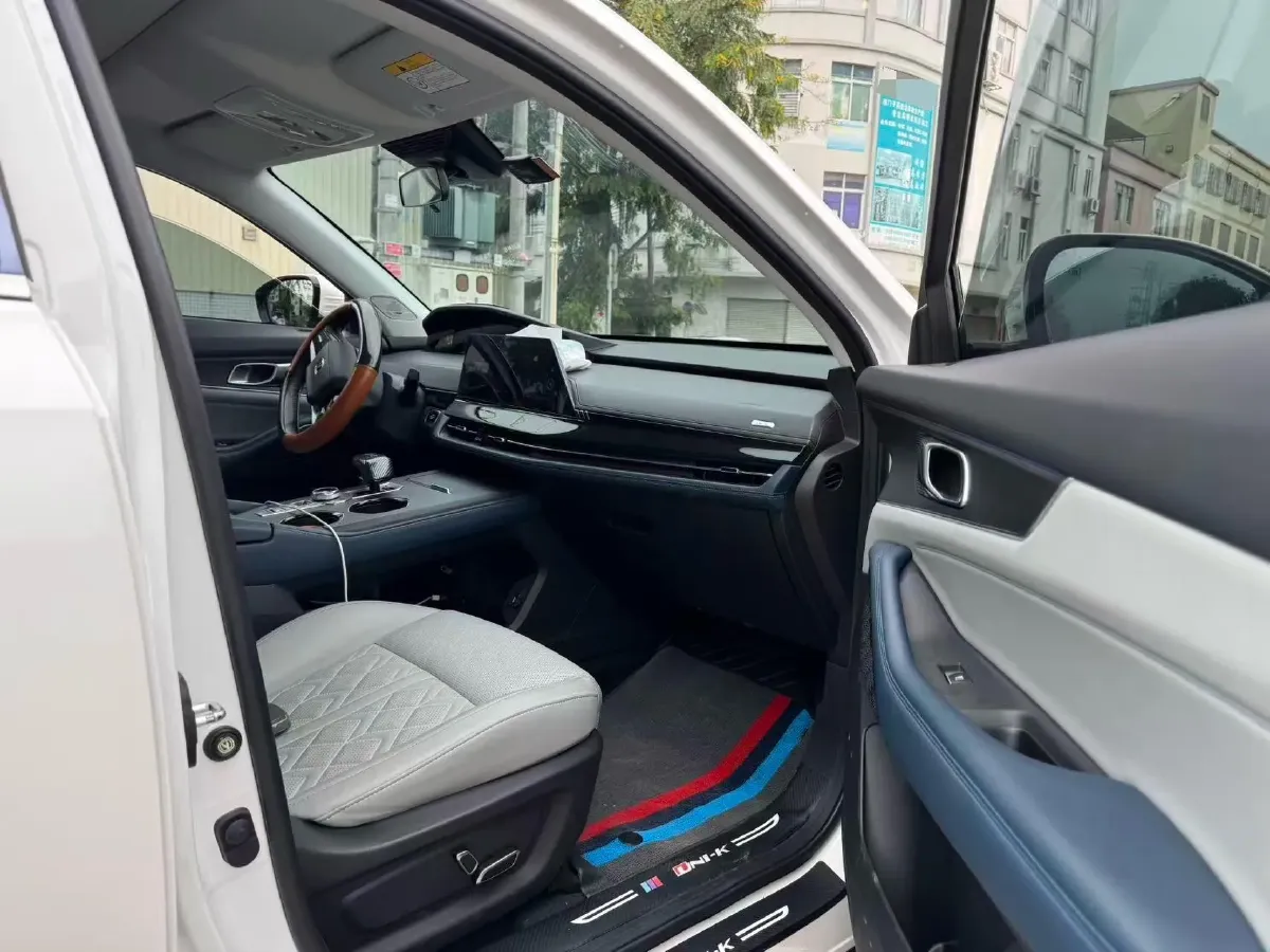 2022 Bestune T99 2.0T 224HP L4 6AT,autocango,china used car exporter,china ev exporter,chinese used car exporter,chinese used ev exporter