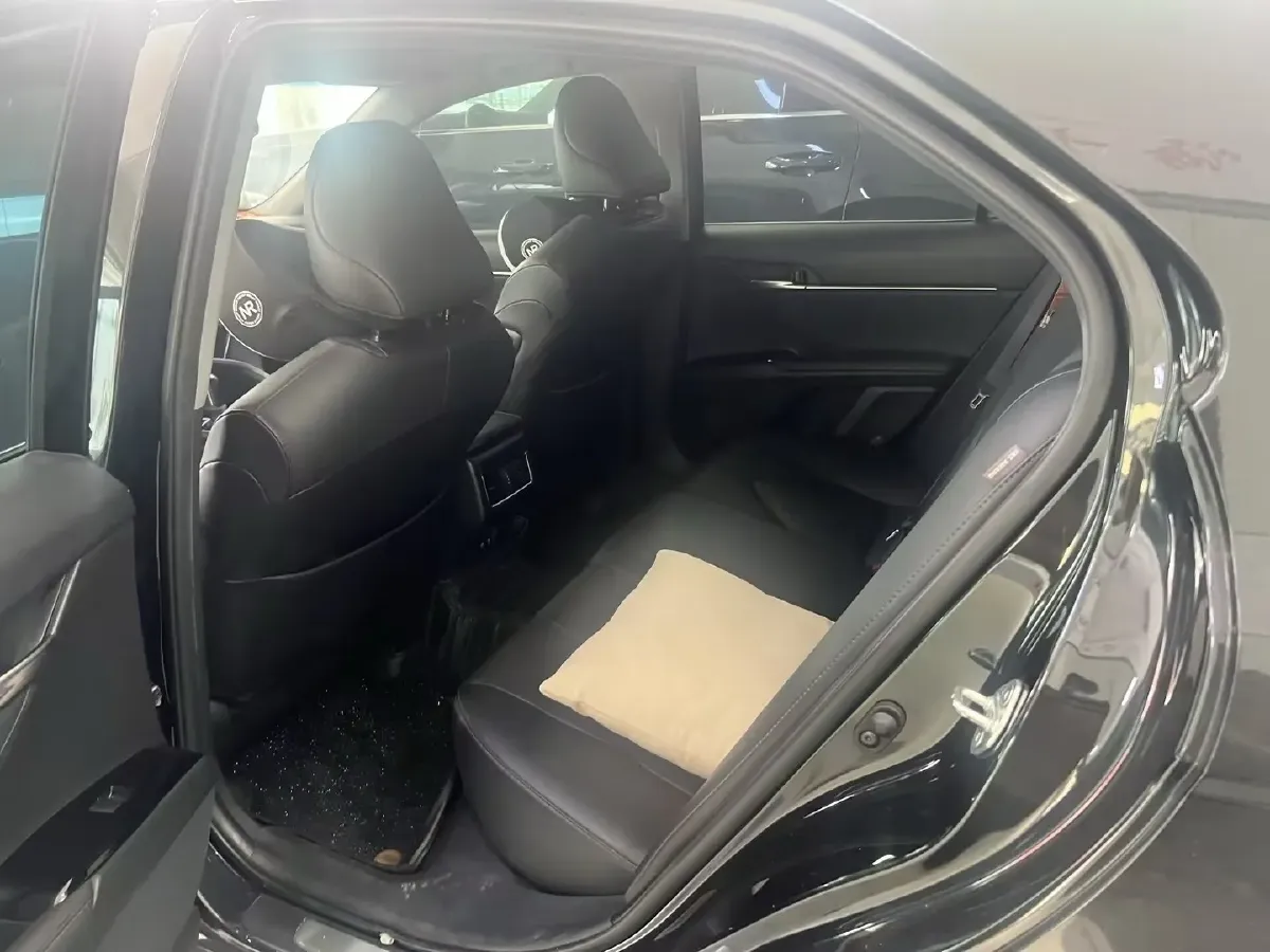 2021 Toyota Camry 2.5L 209HP L4 8AT,autocango,china used car exporter,china ev exporter,chinese used car exporter,chinese used ev exporter