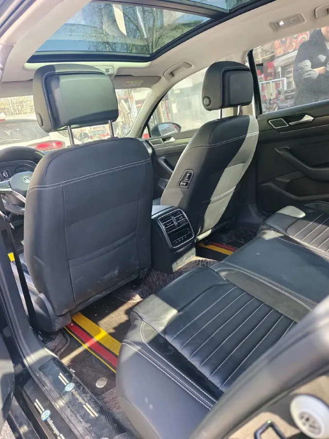 2020 Volkswagen Magotan 2.0T 186HP L4 7DCT,autocango,china used car exporter,china ev exporter,chinese used car exporter,chinese used ev exporter