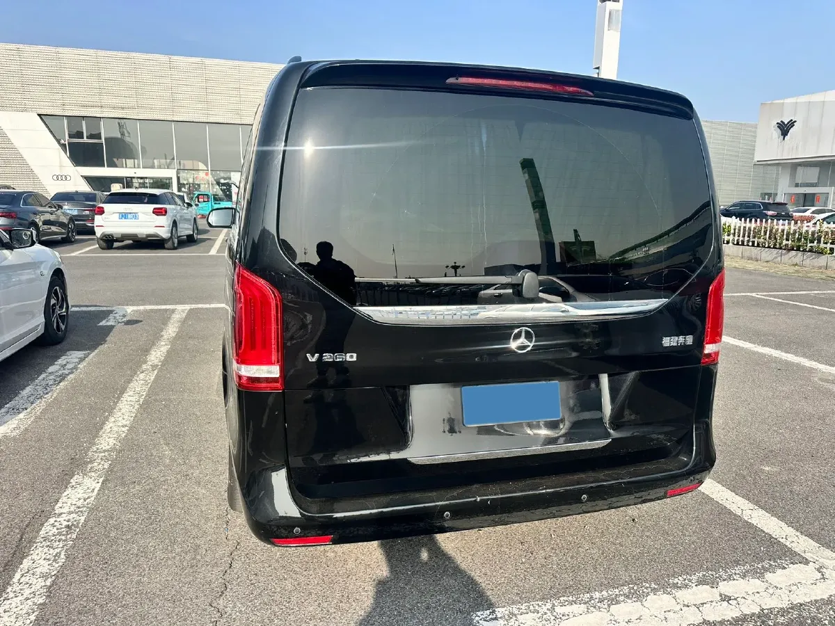 2020 Mercedes-Benz V Class 2.0T 211HP L4 9AT,autocango,china used car exporter,china ev exporter,chinese used car exporter,chinese used ev exporter