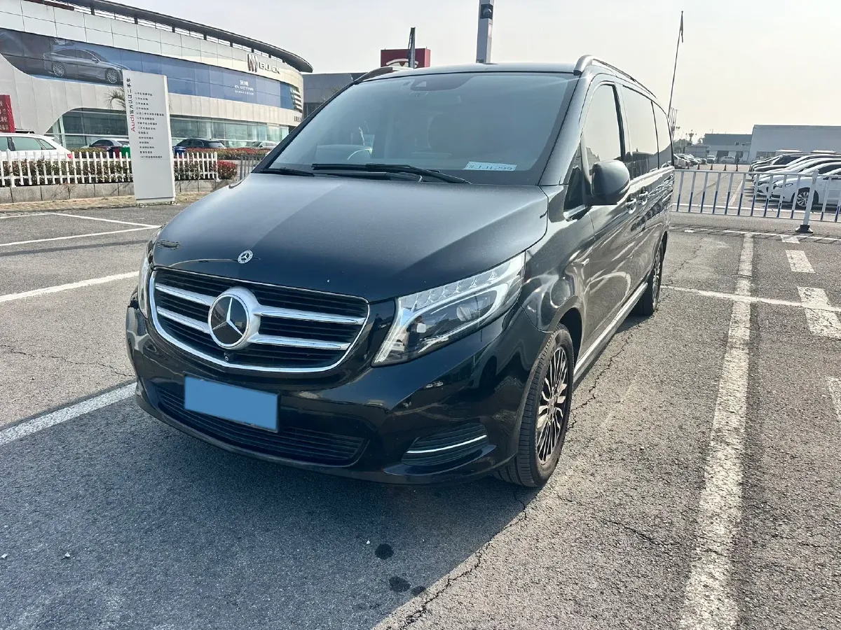 2020 Mercedes-Benz V Class 2.0T 211HP L4 9AT,autocango,china used car exporter,china ev exporter,chinese used car exporter,chinese used ev exporter