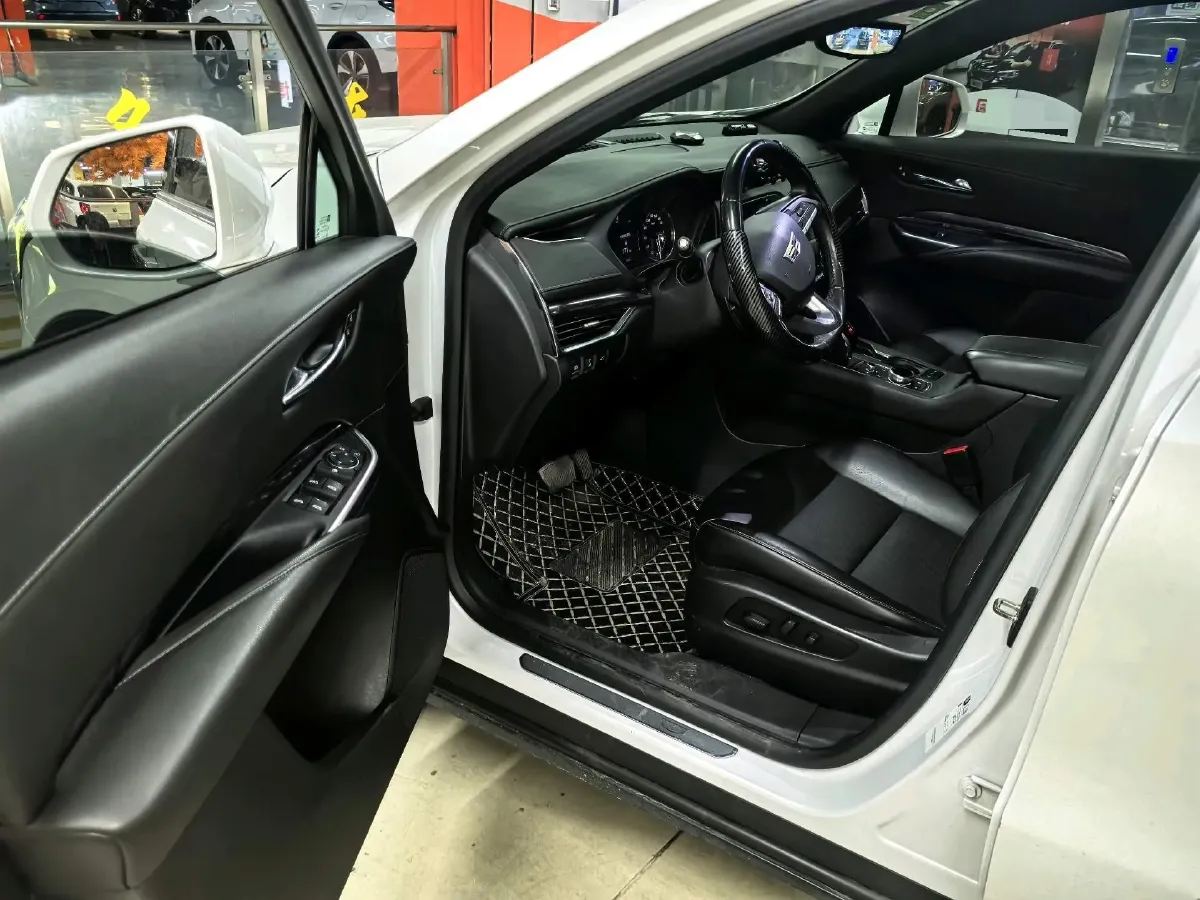 2020 Cadillac XT4 2.0T 241HP L4 9AT,autocango,china used car exporter,china ev exporter,chinese used car exporter,chinese used ev exporter
