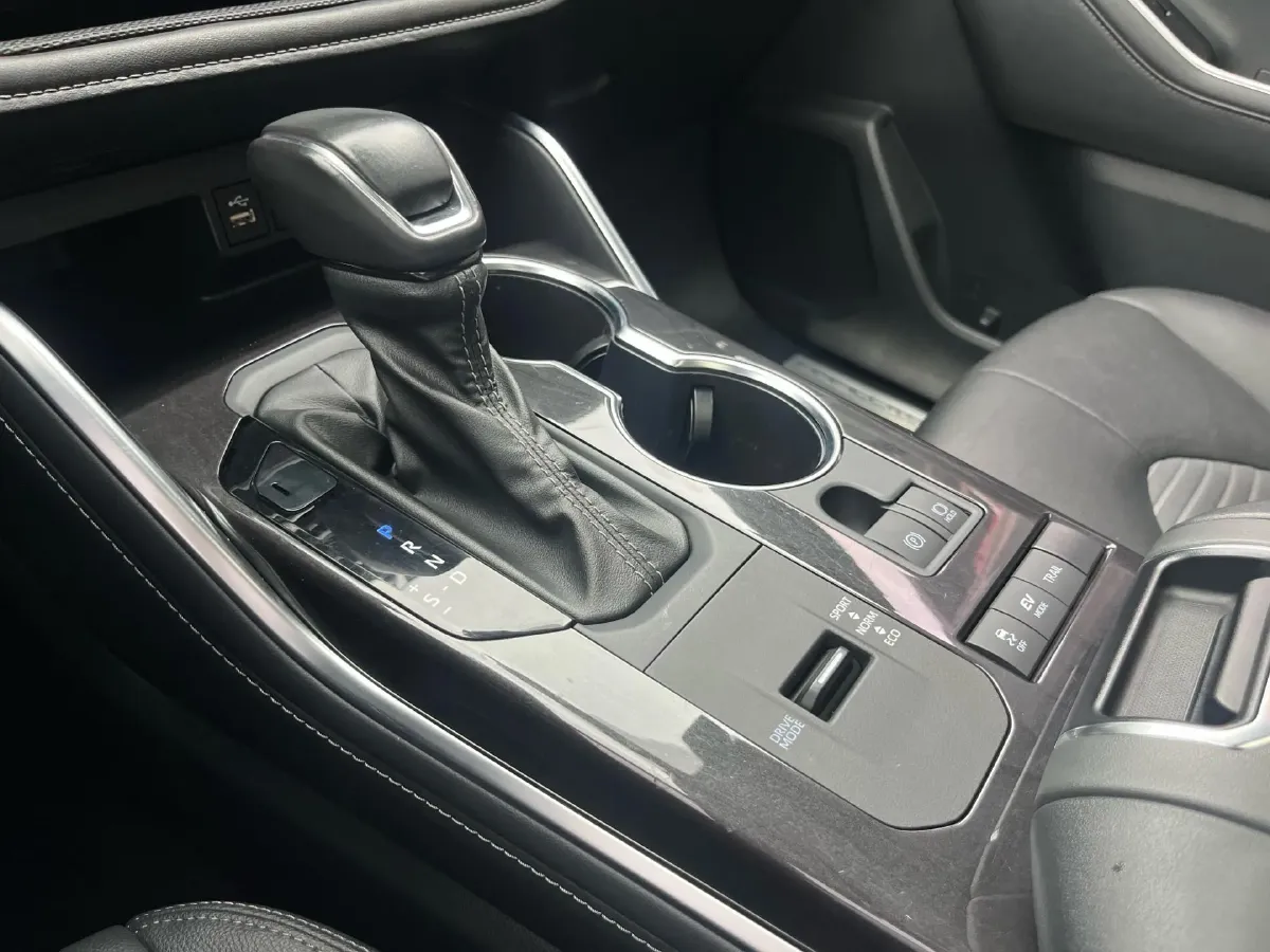 2021 Toyota Crown Kluger 2.5L 192HP L4 E-CVT Hybrid,autocango,china used car exporter,china ev exporter,chinese used car exporter,chinese used ev exporter