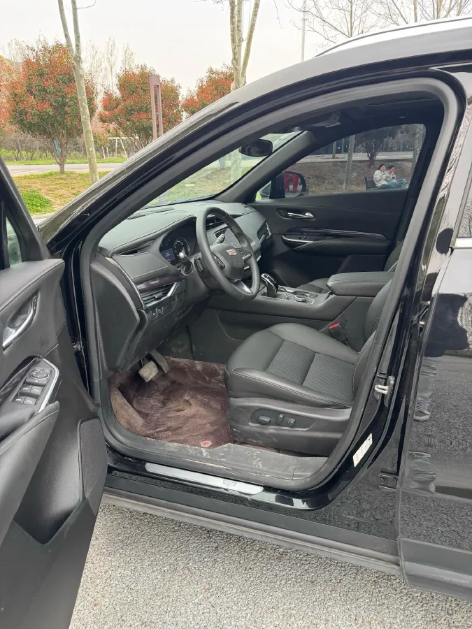 2022 Cadillac XT4 2.0T 237HP L4 9AT,autocango,china used car exporter,china ev exporter,chinese used car exporter,chinese used ev exporter