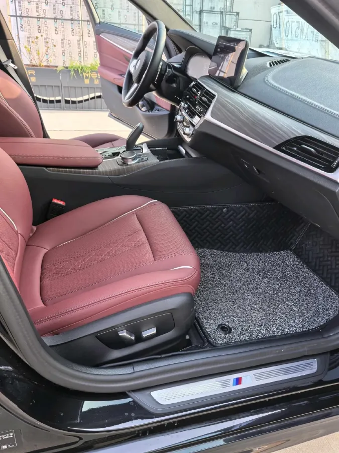 2023 BMW 5 Series 2.0T 245HP L4 8AT,autocango,china used car exporter,china ev exporter,chinese used car exporter,chinese used ev exporter