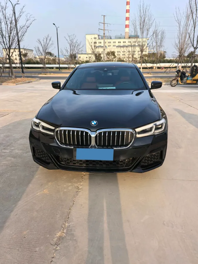 2023 BMW 5 Series 2.0T 245HP L4 8AT,autocango,china used car exporter,china ev exporter,chinese used car exporter,chinese used ev exporter