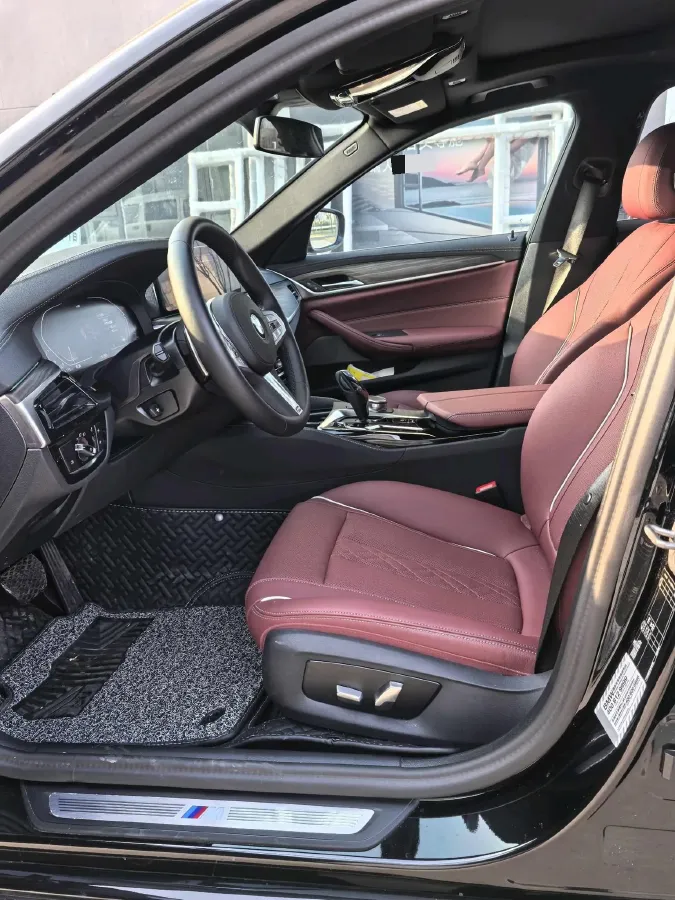 2023 BMW 5 Series 2.0T 245HP L4 8AT,autocango,china used car exporter,china ev exporter,chinese used car exporter,chinese used ev exporter