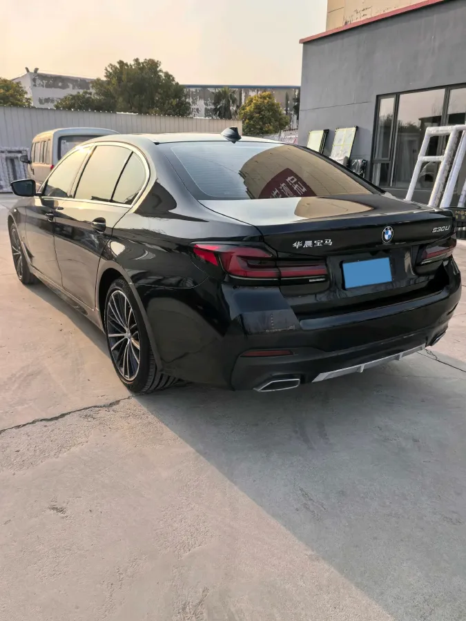 2023 BMW 5 Series 2.0T 245HP L4 8AT,autocango,china used car exporter,china ev exporter,chinese used car exporter,chinese used ev exporter