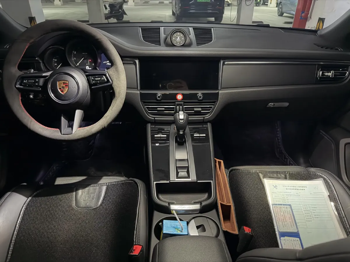 2022 Porsche Macan 2.0T 265HP L4 7DCT,autocango,china used car exporter,china ev exporter,chinese used car exporter,chinese used ev exporter