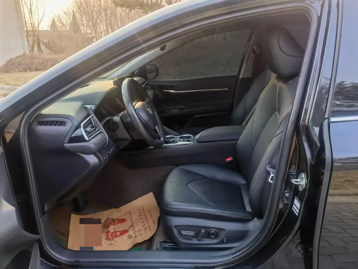 2021 Toyota Camry 2.5L 209HP L4 8AT,autocango,china used car exporter,china ev exporter,chinese used car exporter,chinese used ev exporter