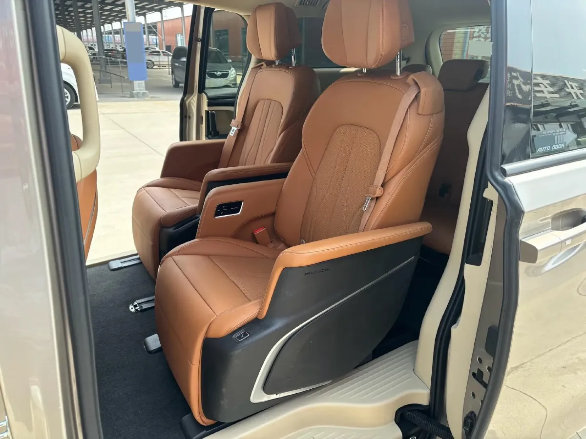 2022 Buick GL8 2.0T 237HP L4 9AT,autocango,china used car exporter,china ev exporter,chinese used car exporter,chinese used ev exporter