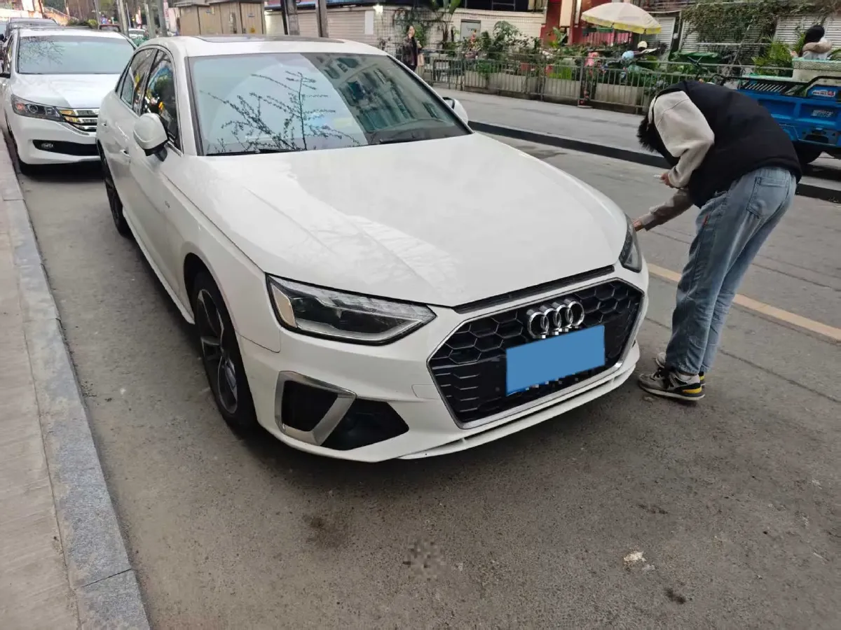2020 Audi A4L 2.0T 150HP L4 7DCT,autocango,china used car exporter,china ev exporter,chinese used car exporter,chinese used ev exporter